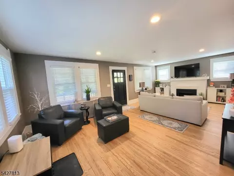 266 Eagle Rock Ave, Roseland, NJ 07068