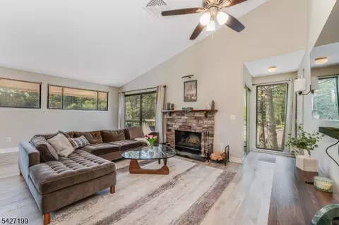 3 N Slope, Clinton, NJ 08809