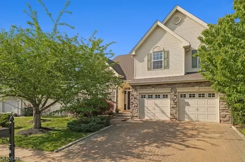61 Shields Ln, Bridgewater, NJ 08807