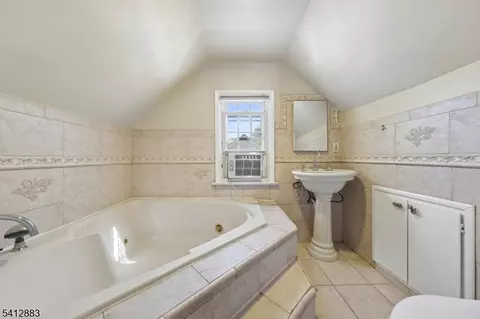 Bath - 121 Meisel Ave, Springfield, NJ 07081 photo 4 of 5