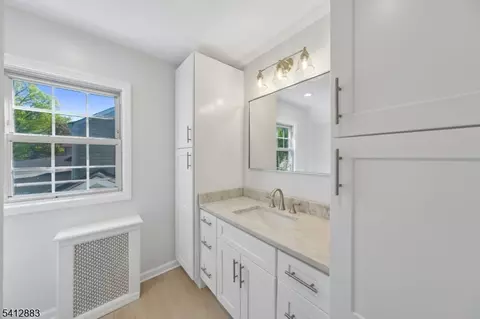 Bath - 121 Meisel Ave, Springfield, NJ 07081 photo 2 of 5