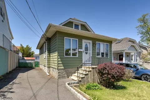 61 Yale St, Nutley, NJ 07110