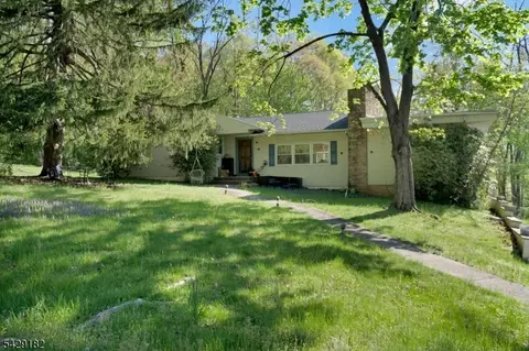 104 Redmont Rd, Watchung, NJ 07069