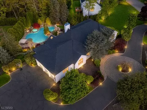 17 Elmwood Dr, Warren, NJ 07059