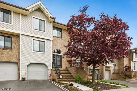 12 Louisburg Sq, Verona, NJ 07044