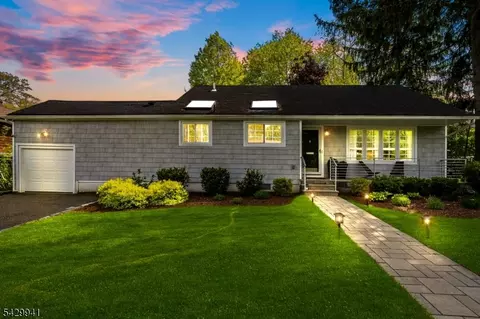 11 Homewood Way, Montclair, NJ 07042