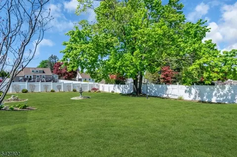 43 Everett Dr, Dover, NJ 07801 photo 31