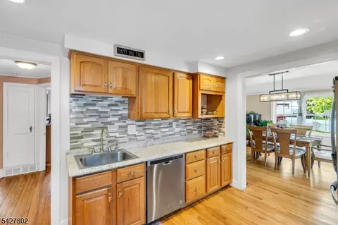 43 Everett Dr, Dover, NJ 07801 photo 7