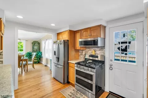 43 Everett Dr, Dover, NJ 07801 photo 10