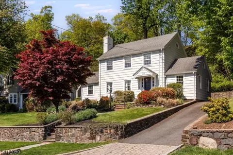 582 Highland Ave, Montclair, NJ 07043