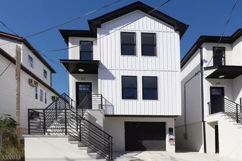 29 Robert St, Paterson, NJ 07503