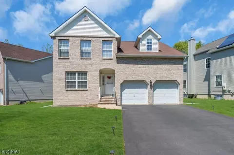 5 Vaccaro Rd, Lawrence Township, NJ 08648