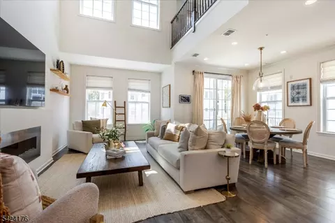 125 Sequoia Dr, Cedar Grove, NJ 07009