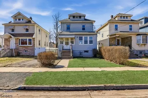 204 Pine St, Roselle, NJ 07203