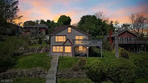 78 Koclas Dr, Netcong, NJ 07857