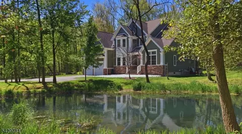 56 Beechwood Pl, Watchung, NJ 07069