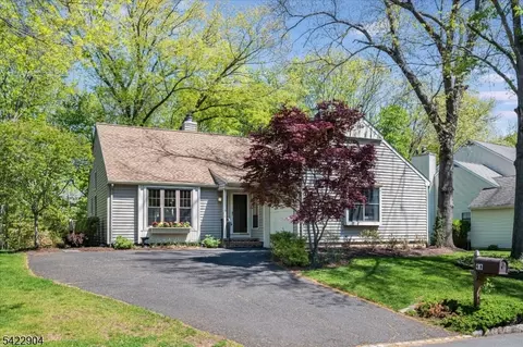 68 Susquehanna Trl, Somerville, NJ 08876