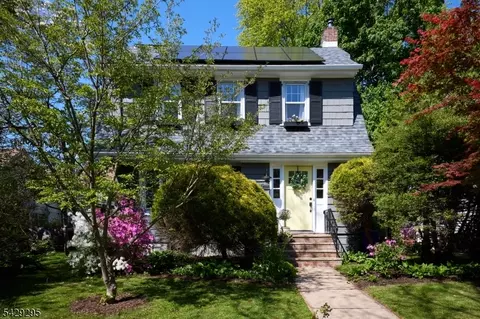 1 Edgewood Pl, Maplewood, NJ 07040