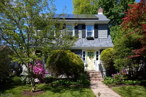 1 Edgewood Pl, Maplewood, NJ 07040