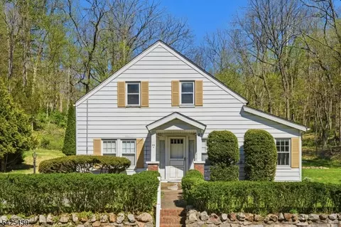 56 Main St, Peapack, NJ 07977