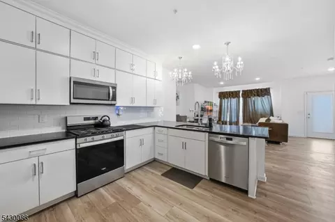 1 Sadie Cir #1101, Union, NJ 07083