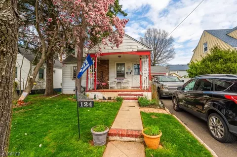 124 W 10th Ave, Roselle, NJ 07203