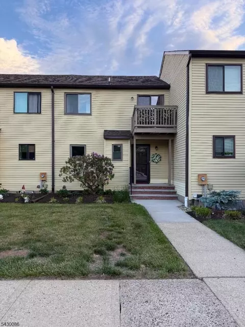 7 Lake Ct, Flemington, NJ 08822