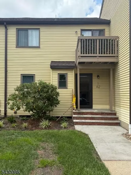 7 Lake Ct, Flemington, NJ 08822