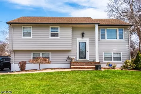 8 Kennedy Dr, Fairfield, NJ 07004