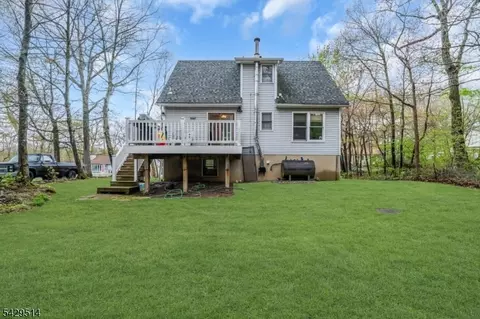 140 Papscoe Rd, Hewitt, NJ 07421 photo 2