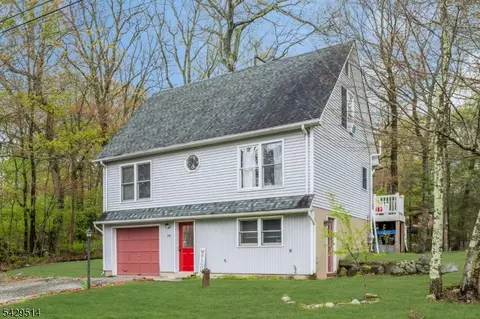 140 Papscoe Rd, Hewitt, NJ 07421