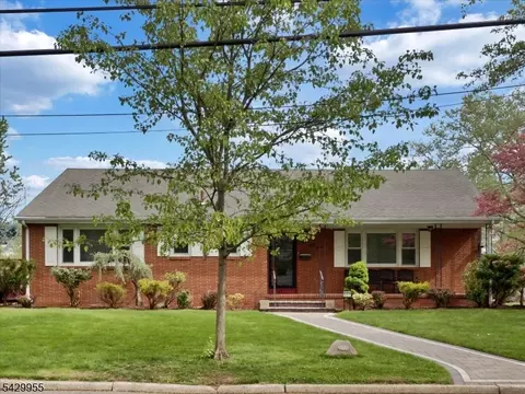 857 Grove St, Rahway, NJ 07065