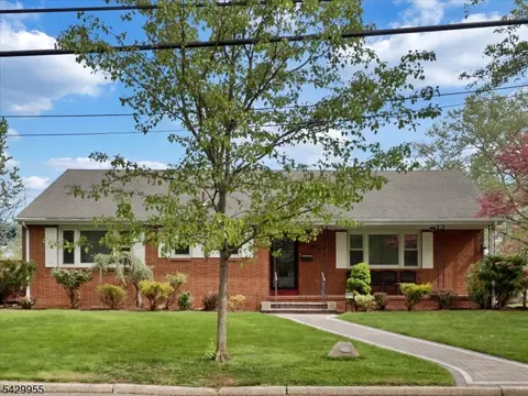 857 Grove St, Rahway, NJ 07065