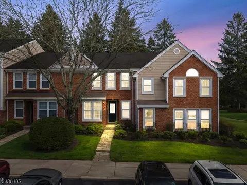 34 Hillsborough Ct, Rockaway, NJ 07866