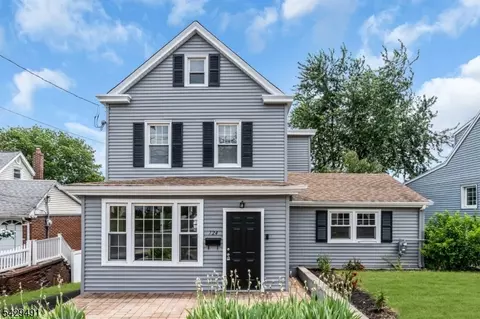 724 3rd St, Lyndhurst, NJ 07071