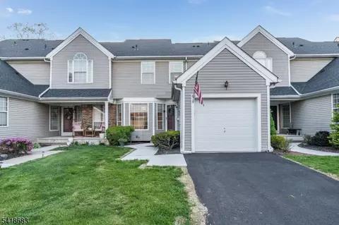 60 Phlox Ct, Whitehouse Station, NJ 08889
