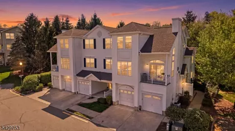 16 Timothy Ct, Morristown, NJ 07960