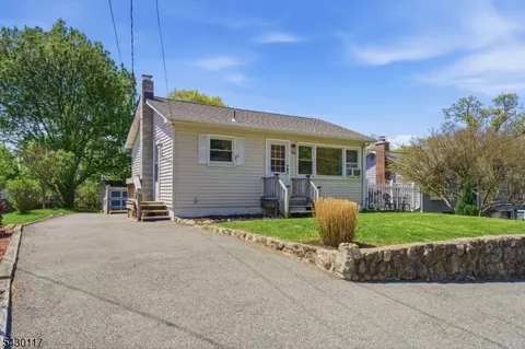 98 Rogers Dr, Landing, NJ 07850