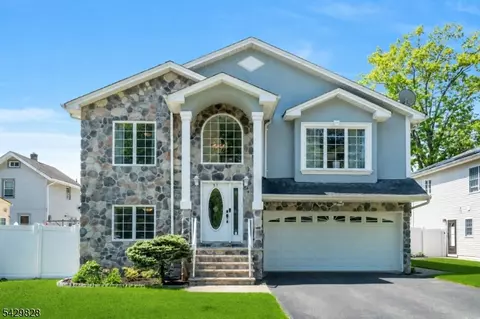 69 Thiem Ave, Rochelle Park, NJ 07662