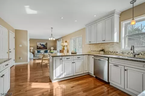 109 Hillside Ave, Bedminster, NJ 07921 photo 15