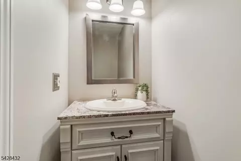 109 Hillside Ave, Bedminster, NJ 07921 photo 17