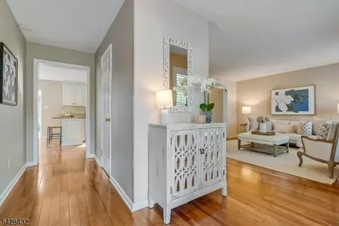 109 Hillside Ave, Bedminster, NJ 07921 photo 2