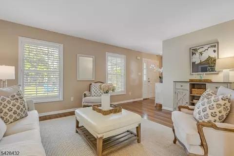 109 Hillside Ave, Bedminster, NJ 07921 photo 4