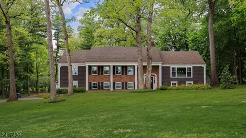 150 Seney Dr, Bernardsville, NJ 07924