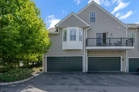 26 Heatherwood Ln, Bedminster, NJ 07921