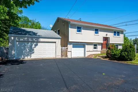 937 S Washington Ave, Piscataway, NJ 08854