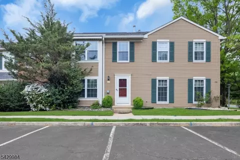 115 Selby Ct, Somerset, NJ 08873