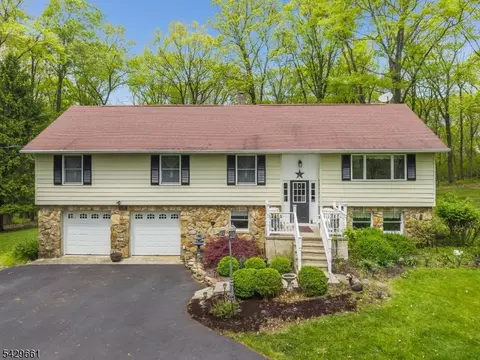 87 Buckhorn Dr, Washington, NJ 07882