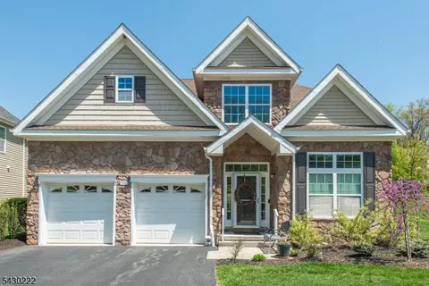 2 Harrison Way, Mount Arlington, NJ 07856