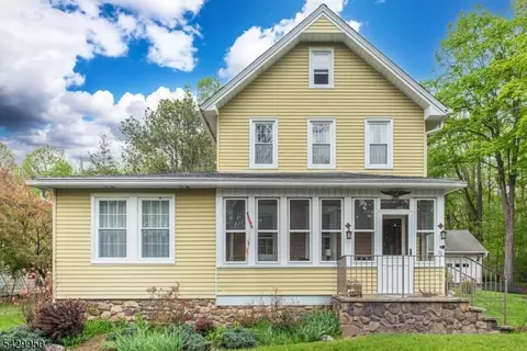 11 Oak Rd, Boonton, NJ 07005